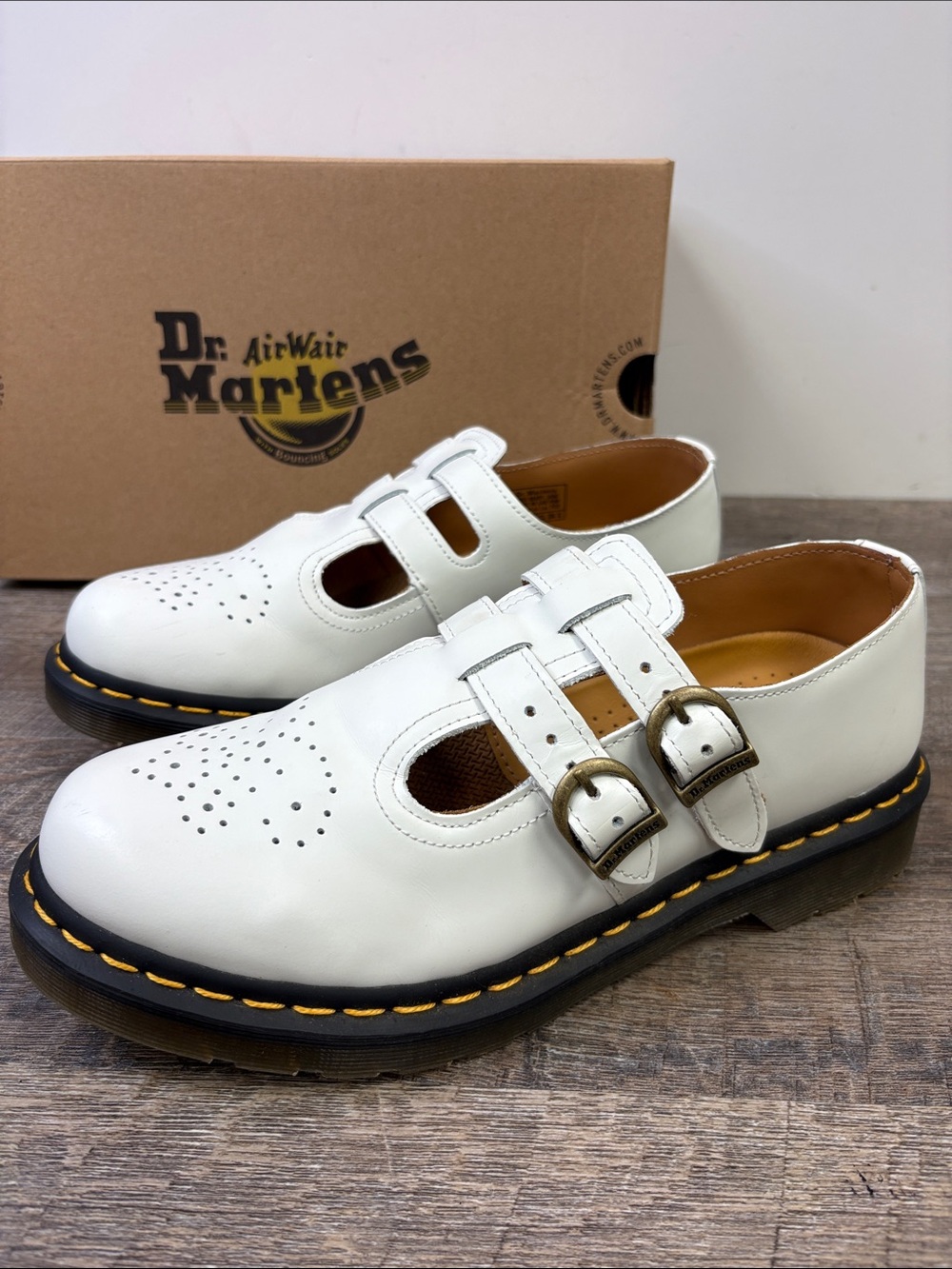 Dr. Martens 8065 Mary Jane White Smooth Leather Shoes Women’s Size 9 NIB